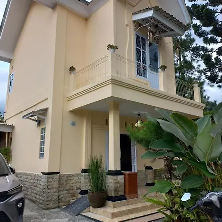 Villa Edwin 2 Lantai Cisarua Puncak Bogor-3
